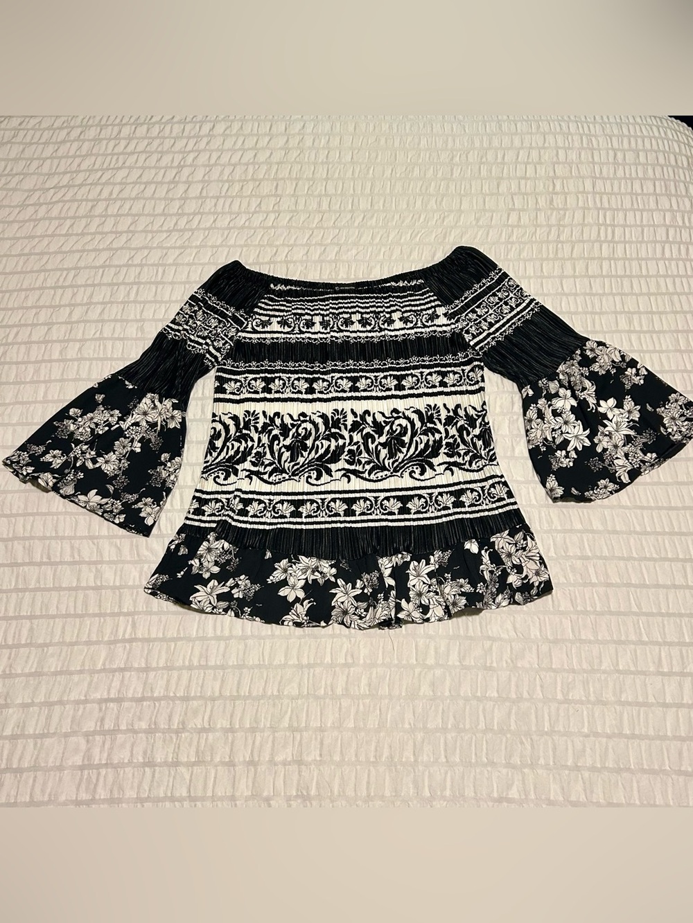 new directions Black and White Off-Shoulder Floral Tunic